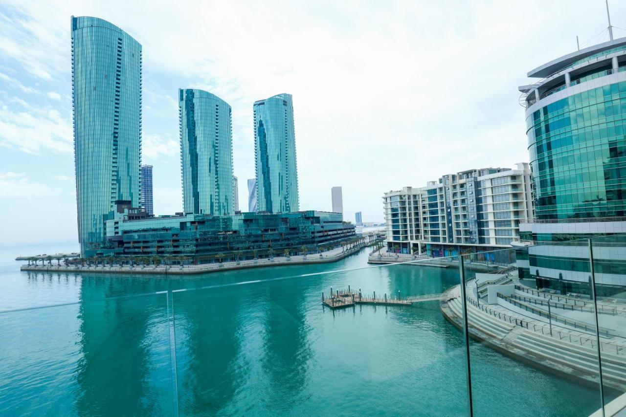 Charthouse Bahrain Manama Exterior foto The residential complex of Al Bandar