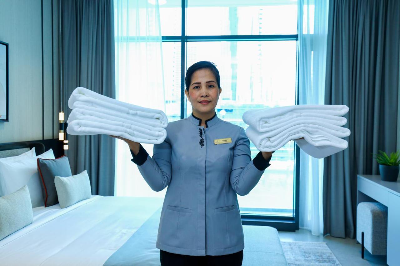 Charthouse Bahrain Manama Exterior foto A chambermaid in a hotel