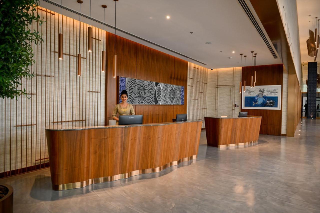 Charthouse Bahrain Manama Exterior foto The lobby of the hotel