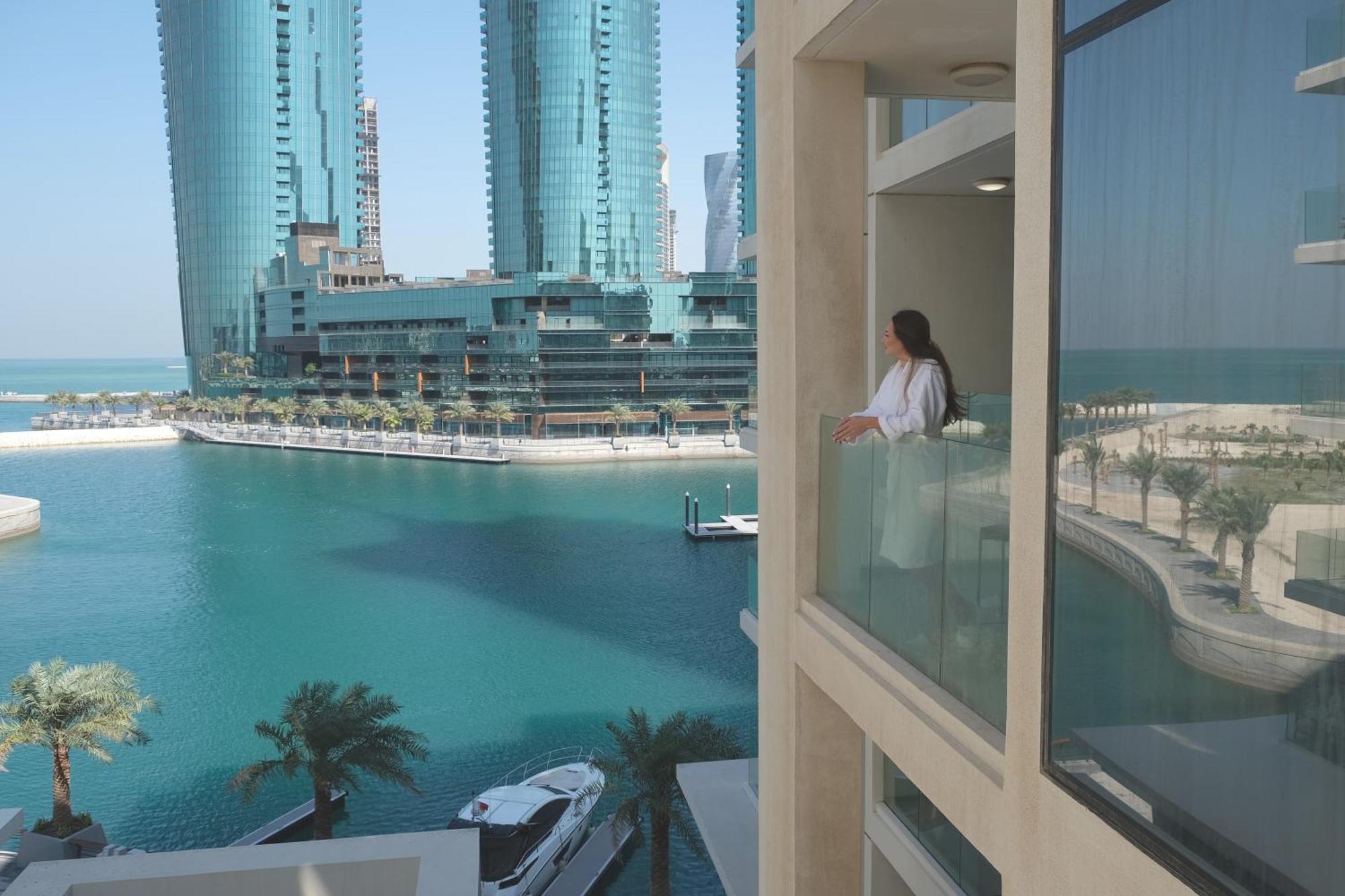 Charthouse Bahrain Manama Exterior foto View of the Marina from a hotel