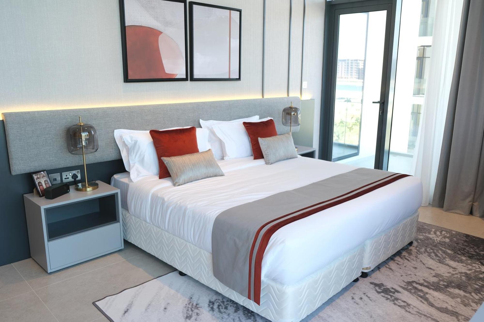 Charthouse Bahrain Manama Exterior foto A bedroom at the hotel