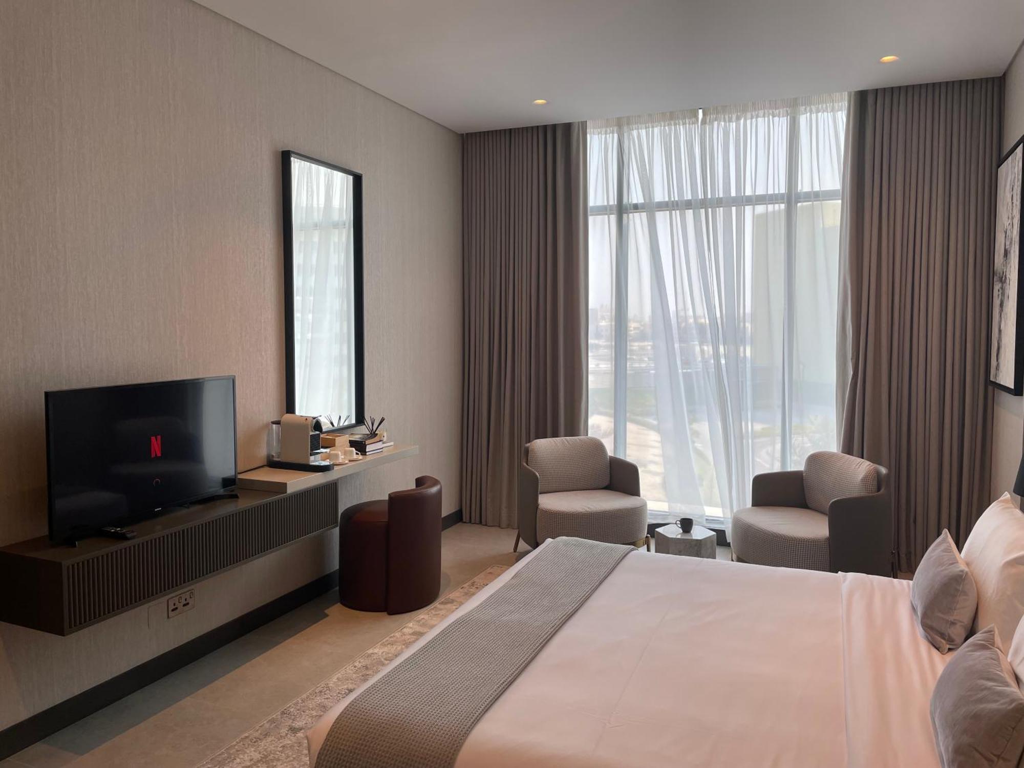 Charthouse Bahrain Manama Exterior foto A bedroom at the hotel