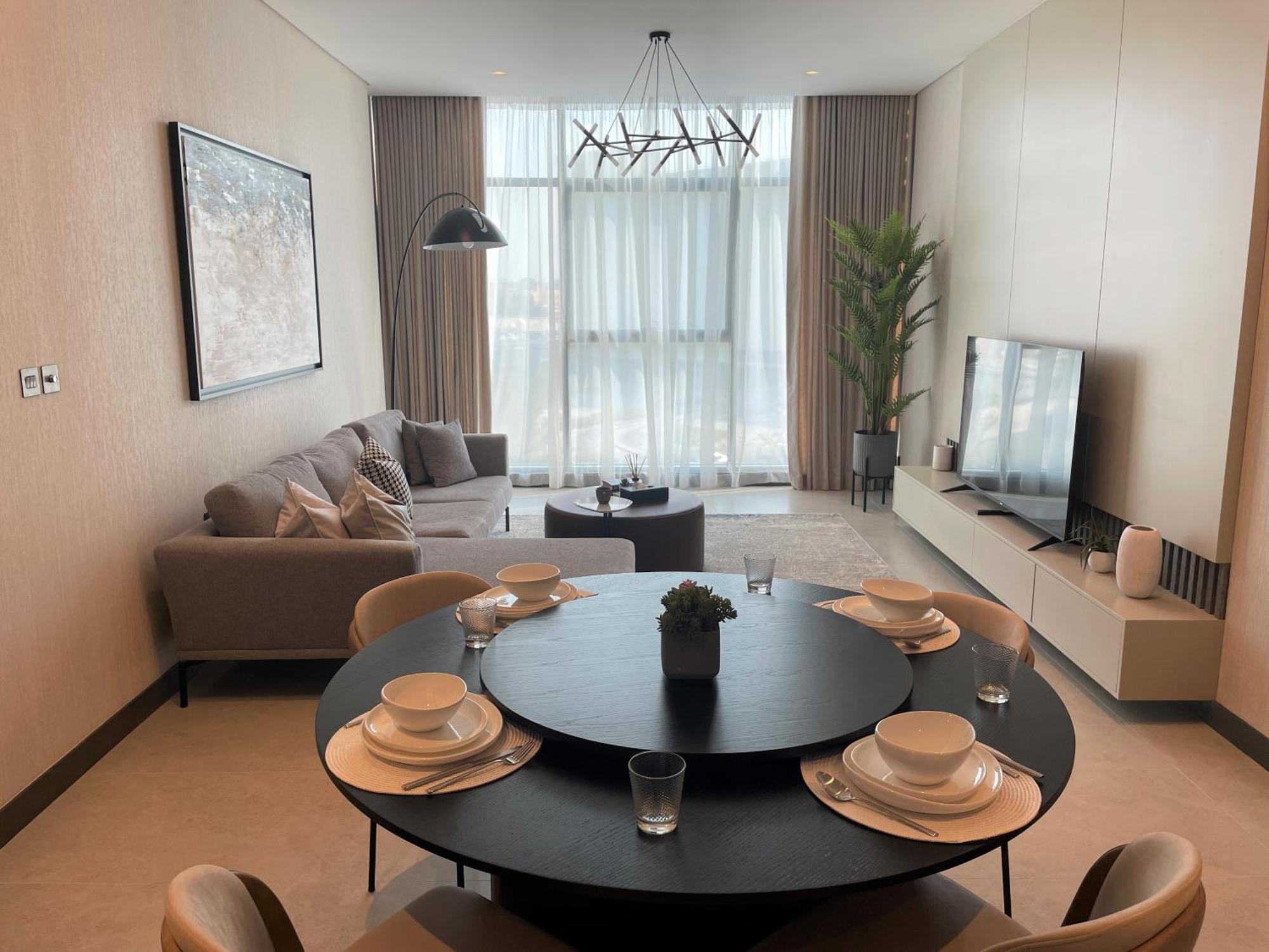 Charthouse Bahrain Manama Exterior foto A living room in a typical apartment