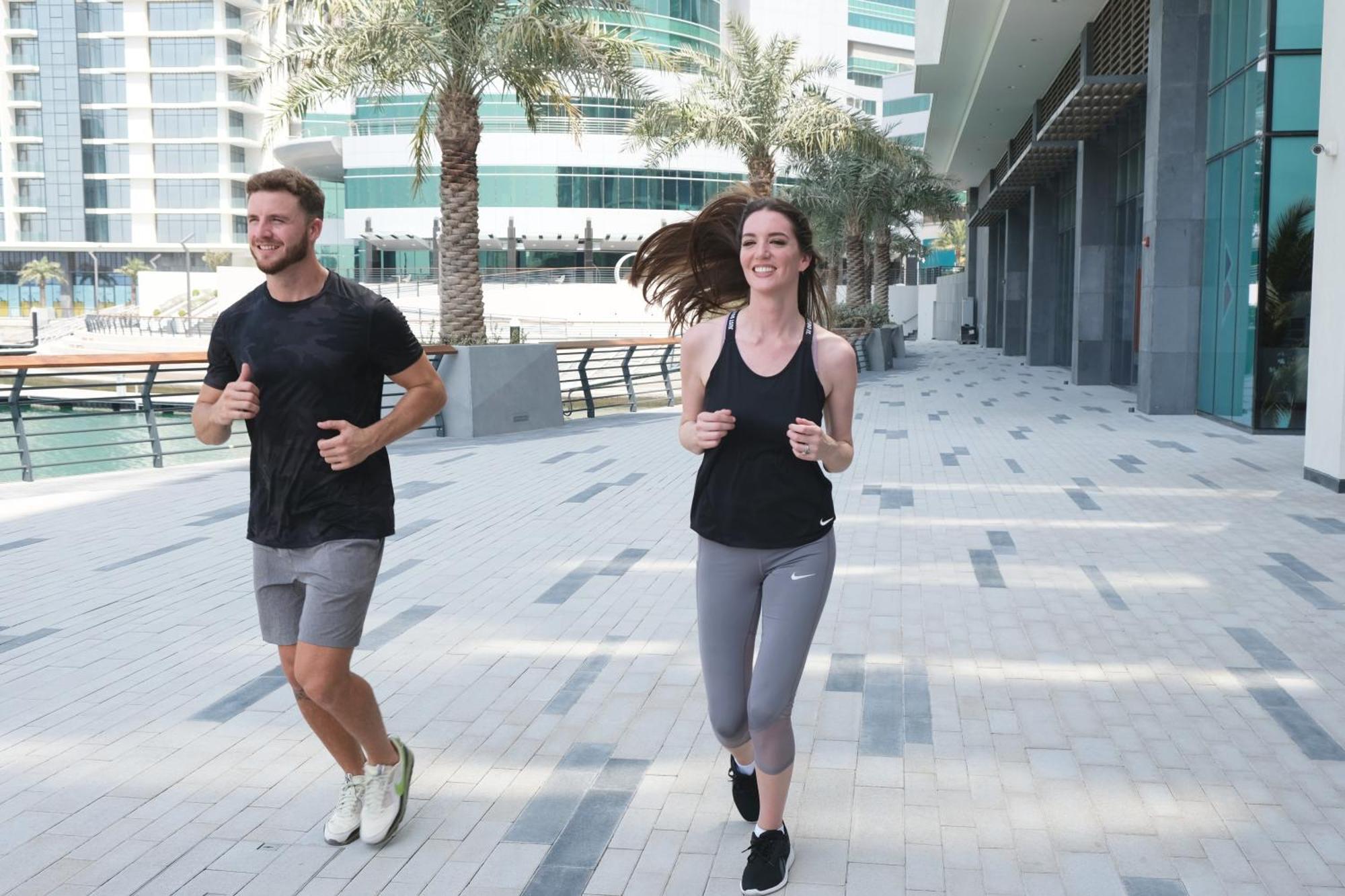 Charthouse Bahrain Manama Exterior foto Runners in Dubai